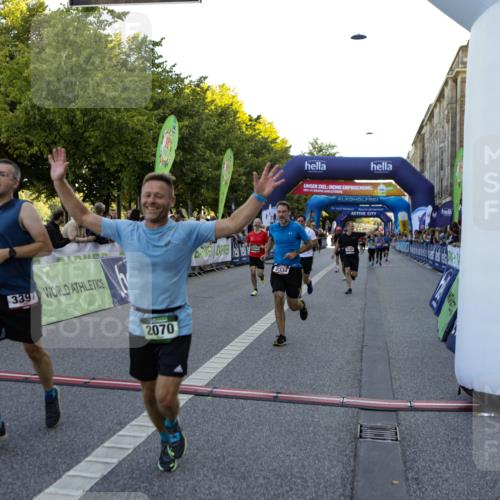 01.09.2024 - BARMER Alsterlauf Kathrin Stürmer Photography http://msf.ph/oto/6969652 01.09.2024 09:52:15 Ziel 2267, 2343, 2615, 2681, 2703, 2716, 2774, 2917, 2961, 2962, 3061, 3063, 3242, 3389, 3420, 3421, 3600, 3678, 3723, 3839, 3930, 4028, 4039, 4208, 4656, 4961, 5053, 5121, 5166, 5190, 8041, 8246, 8282, 8356, 2070, 2082, 2334, 3130, 3253, 3397, 3430, 3496, 3690, 3691, 4058, 4343, 4536, 4649, 4700, 4942, 5184, 5268, 8322 meine-sportfotos.de