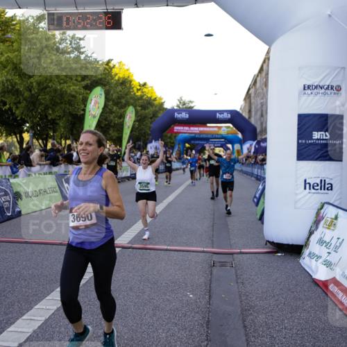 01.09.2024 - BARMER Alsterlauf Kathrin Stürmer Photography http://msf.ph/oto/6969657 01.09.2024 09:52:24 Ziel 2343, 2583, 2607, 2615, 2703, 2917, 2961, 3061, 3063, 3420, 3421, 3678, 3778, 4208, 4427, 4741, 4961, 4986, 5121, 5166, 5187, 5190, 8028, 8041, 8246, 8356, 2082, 2429, 3037, 3130, 3253, 3306, 3496, 3595, 3690, 3691, 3720, 4179, 4369, 4758, 4773, 4942, 5086, 5184 meine-sportfotos.de