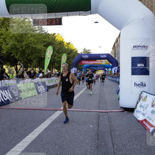 01.09.2024 - BARMER Alsterlauf Kathrin Stürmer Photography http://msf.ph/oto/6969661 01.09.2024 09:52:35 Ziel 2583, 2607, 2735, 2737, 2778, 2880, 3279, 3420, 3507, 3635, 3778, 3823, 3843, 4248, 4288, 4427, 4712, 4741, 4986, 5187, 5234, 8028, 8066, 2188, 2429, 2453, 3037, 3235, 3720, 3858, 4200, 4369, 4658, 4864, 4933, 5086, 5236, 8095, 8098, 8269 meine-sportfotos.de
