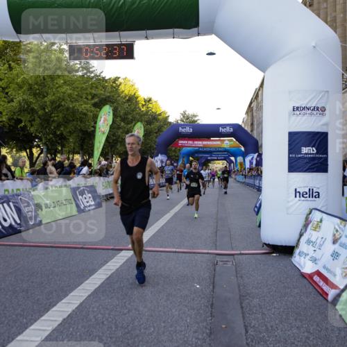 01.09.2024 - BARMER Alsterlauf Kathrin Stürmer Photography http://msf.ph/oto/6969662 01.09.2024 09:52:35 Ziel 2583, 2607, 2735, 2737, 2778, 2880, 3279, 3420, 3507, 3635, 3778, 3823, 3843, 4248, 4288, 4427, 4712, 4741, 4986, 5187, 5234, 8028, 8066, 2188, 2429, 2453, 3037, 3235, 3720, 3858, 4200, 4369, 4658, 4864, 4933, 5086, 5236, 8095, 8098, 8269 meine-sportfotos.de