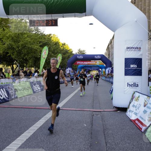 01.09.2024 - BARMER Alsterlauf Kathrin Stürmer Photography http://msf.ph/oto/6969663 01.09.2024 09:52:35 Ziel 2583, 2607, 2735, 2737, 2778, 2880, 3279, 3420, 3507, 3635, 3778, 3823, 3843, 4248, 4288, 4427, 4712, 4741, 4986, 5187, 5234, 8028, 8066, 2188, 2429, 2453, 3037, 3235, 3720, 3858, 4200, 4369, 4658, 4864, 4933, 5086, 5236, 8095, 8098, 8269 meine-sportfotos.de