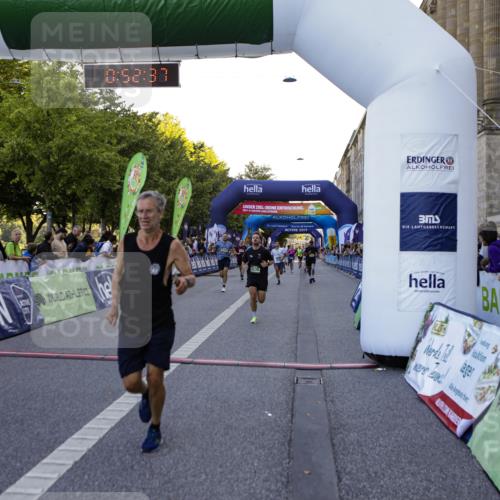 01.09.2024 - BARMER Alsterlauf Kathrin Stürmer Photography http://msf.ph/oto/6969664 01.09.2024 09:52:35 Ziel 2583, 2607, 2735, 2737, 2778, 2880, 3279, 3420, 3507, 3635, 3778, 3823, 3843, 4248, 4288, 4427, 4712, 4741, 4986, 5187, 5234, 8028, 8066, 2188, 2429, 2453, 3037, 3235, 3720, 3858, 4200, 4369, 4658, 4864, 4933, 5086, 5236, 8095, 8098, 8269 meine-sportfotos.de