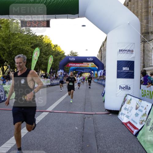 01.09.2024 - BARMER Alsterlauf Kathrin Stürmer Photography http://msf.ph/oto/6969666 01.09.2024 09:52:36 Ziel 2583, 2607, 2735, 2737, 2778, 2880, 3279, 3507, 3635, 3778, 3823, 3843, 4248, 4288, 4427, 4712, 4741, 4986, 5187, 5234, 8028, 8066, 2188, 2453, 3037, 3235, 3716, 3720, 3858, 4077, 4200, 4658, 4864, 4933, 5086, 5236, 8095, 8098, 8269 meine-sportfotos.de