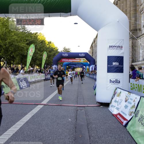 01.09.2024 - BARMER Alsterlauf Kathrin Stürmer Photography http://msf.ph/oto/6969669 01.09.2024 09:52:36 Ziel 2583, 2607, 2735, 2737, 2778, 2880, 3279, 3507, 3635, 3778, 3823, 3843, 4248, 4288, 4427, 4712, 4741, 4986, 5187, 5234, 8028, 8066, 2188, 2453, 3037, 3235, 3716, 3720, 3858, 4077, 4200, 4658, 4864, 4933, 5086, 5236, 8095, 8098, 8269 meine-sportfotos.de