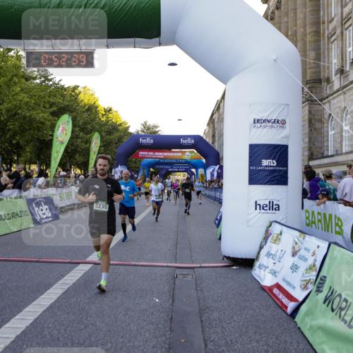 01.09.2024 - BARMER Alsterlauf Kathrin Stürmer Photography http://msf.ph/oto/6969674 01.09.2024 09:52:37 Ziel 2583, 2607, 2735, 2737, 2778, 2880, 3279, 3507, 3635, 3778, 3823, 3843, 4248, 4288, 4427, 4712, 4741, 4986, 5187, 5234, 8028, 8066, 2036, 2188, 2453, 3037, 3235, 3716, 3858, 4077, 4200, 4658, 4864, 4933, 5236, 8095, 8098, 8269 meine-sportfotos.de