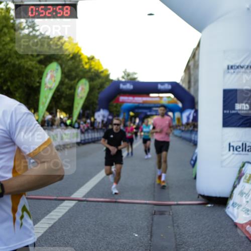 01.09.2024 - BARMER Alsterlauf Kathrin Stürmer Photography http://msf.ph/oto/6969685 01.09.2024 09:52:56 Ziel 2008, 2692, 2714, 3052, 3297, 3631, 3632, 3732, 3887, 3889, 4033, 4082, 4295, 4506, 4726, 4806, 4807, 4851, 5025, 8126, 8365, 2291, 2295, 2310, 2338, 2353, 2712, 2742, 2862, 2931, 3325, 3526, 4330, 5074, 5240, 8021, 8161 meine-sportfotos.de