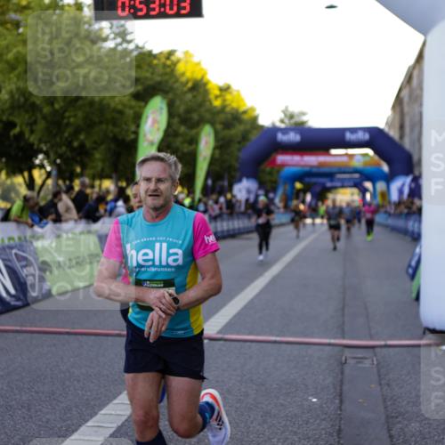 01.09.2024 - BARMER Alsterlauf Kathrin Stürmer Photography http://msf.ph/oto/6969689 01.09.2024 09:53:00 Ziel 2008, 2692, 2714, 3052, 3449, 3631, 3632, 3732, 3887, 3889, 4033, 4082, 4295, 4506, 4726, 4806, 4807, 4851, 5025, 8365, 2291, 2310, 2338, 2742, 2862, 2931, 3325, 3355, 3526, 5074, 8161, 8279 meine-sportfotos.de