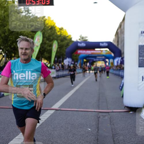 01.09.2024 - BARMER Alsterlauf Kathrin Stürmer Photography http://msf.ph/oto/6969690 01.09.2024 09:53:00 Ziel 2008, 2692, 2714, 3052, 3449, 3631, 3632, 3732, 3887, 3889, 4033, 4082, 4295, 4506, 4726, 4806, 4807, 4851, 5025, 8365, 2291, 2310, 2338, 2742, 2862, 2931, 3325, 3355, 3526, 5074, 8161, 8279 meine-sportfotos.de