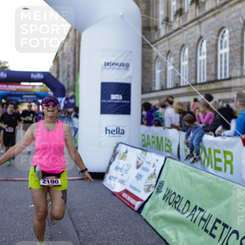 01.09.2024 - BARMER Alsterlauf Kathrin Stürmer Photography http://msf.ph/oto/6969694 01.09.2024 09:53:48 Ziel 2096, 2385, 2404, 2408, 2478, 2494, 2733, 2748, 2845, 3172, 3237, 3257, 3384, 3492, 3721, 3740, 3785, 3786, 4030, 4042, 4094, 4219, 4313, 4390, 4421, 4530, 4568, 4616, 4660, 4940, 4950, 4965, 5154, 5213, 8042, 8225, 2042, 2190, 2215, 2860, 3014, 3020, 3136, 3741, 3808, 4194, 4383, 4457, 4661, 4724, 4818, 4824, 4924, 5026, 5155, 5157, 5202, 8013, 8100, 8312 meine-sportfotos.de