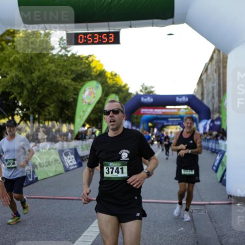01.09.2024 - BARMER Alsterlauf Kathrin Stürmer Photography http://msf.ph/oto/6969697 01.09.2024 09:53:51 Ziel 2096, 2385, 2478, 2494, 2733, 2748, 2845, 3172, 3232, 3237, 3257, 3492, 3721, 3740, 3785, 3786, 3985, 4030, 4042, 4094, 4219, 4313, 4421, 4530, 4535, 4616, 4660, 4940, 4950, 4965, 5154, 8225, 8333, 2042, 2190, 2215, 2399, 3014, 3020, 3136, 3741, 3808, 4194, 4383, 4457, 4533, 4661, 4924, 5026, 5155, 5157, 5202, 8013 meine-sportfotos.de