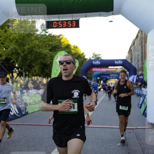 01.09.2024 - BARMER Alsterlauf Kathrin Stürmer Photography http://msf.ph/oto/6969698 01.09.2024 09:53:51 Ziel 2096, 2385, 2478, 2494, 2733, 2748, 2845, 3172, 3232, 3237, 3257, 3492, 3721, 3740, 3785, 3786, 3985, 4030, 4042, 4094, 4219, 4313, 4421, 4530, 4535, 4616, 4660, 4940, 4950, 4965, 5154, 8225, 8333, 2042, 2190, 2215, 2399, 3014, 3020, 3136, 3741, 3808, 4194, 4383, 4457, 4533, 4661, 4924, 5026, 5155, 5157, 5202, 8013 meine-sportfotos.de