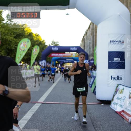 01.09.2024 - BARMER Alsterlauf Kathrin Stürmer Photography http://msf.ph/oto/6969700 01.09.2024 09:53:51 Ziel 2096, 2385, 2478, 2494, 2733, 2748, 2845, 3172, 3232, 3237, 3257, 3492, 3721, 3740, 3785, 3786, 3985, 4030, 4042, 4094, 4219, 4313, 4421, 4530, 4535, 4616, 4660, 4940, 4950, 4965, 5154, 8225, 8333, 2042, 2190, 2215, 2399, 3014, 3020, 3136, 3741, 3808, 4194, 4383, 4457, 4533, 4661, 4924, 5026, 5155, 5157, 5202, 8013 meine-sportfotos.de
