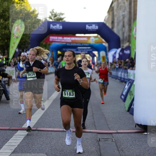 01.09.2024 - BARMER Alsterlauf Kathrin Stürmer Photography http://msf.ph/oto/6969718 01.09.2024 09:54:06 Ziel 2041, 2147, 2219, 2239, 2368, 2393, 2488, 2489, 2494, 2589, 2672, 2746, 2748, 2966, 3023, 3100, 3173, 3232, 3601, 3602, 3607, 3745, 3812, 3985, 4535, 4566, 4567, 4901, 5154, 5182, 5185, 5194, 8226, 8333, 2156, 2296, 2297, 2416, 2697, 2711, 2808, 3333, 3777, 3852, 4041, 4055, 4154, 4240, 4533, 4594, 5034, 5183, 5229, 8020, 8128, 8166, 8277 meine-sportfotos.de