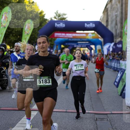 01.09.2024 - BARMER Alsterlauf Kathrin Stürmer Photography http://msf.ph/oto/6969721 01.09.2024 09:54:07 Ziel 2041, 2147, 2219, 2239, 2368, 2393, 2488, 2489, 2494, 2589, 2672, 2746, 2966, 3023, 3100, 3173, 3232, 3601, 3602, 3607, 3745, 3812, 3985, 4535, 4566, 4567, 4901, 5154, 5182, 5185, 5194, 8226, 8333, 2156, 2296, 2297, 2416, 2697, 2711, 2808, 3333, 3777, 3852, 4041, 4055, 4154, 4240, 4594, 5034, 5183, 5229, 8020, 8128, 8166, 8277 meine-sportfotos.de