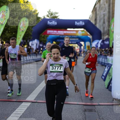 01.09.2024 - BARMER Alsterlauf Kathrin Stürmer Photography http://msf.ph/oto/6969727 01.09.2024 09:54:08 Ziel 2041, 2147, 2219, 2239, 2368, 2393, 2488, 2489, 2494, 2589, 2672, 2746, 2966, 3023, 3100, 3173, 3232, 3601, 3602, 3607, 3745, 3807, 3812, 3985, 4535, 4566, 4567, 4901, 5154, 5182, 5185, 5194, 8226, 8333, 2156, 2296, 2297, 2416, 2697, 2711, 2808, 2985, 3333, 3777, 3852, 4041, 4055, 4240, 5034, 5183, 5229, 8020, 8128, 8166, 8277 meine-sportfotos.de