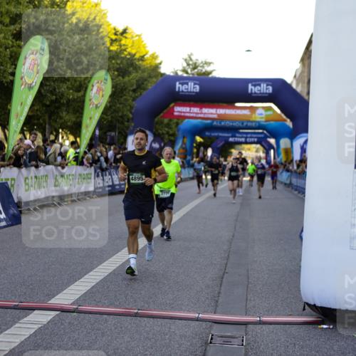 01.09.2024 - BARMER Alsterlauf Kathrin Stürmer Photography http://msf.ph/oto/6969741 01.09.2024 09:54:17 Ziel 2041, 2147, 2205, 2219, 2239, 2488, 2489, 2589, 2672, 3023, 3034, 3173, 3601, 3602, 3682, 3745, 3807, 3812, 4010, 4011, 4734, 4901, 4934, 4939, 5278, 8110, 8226, 8252, 8334, 2296, 2297, 2416, 2540, 2599, 2697, 2728, 2985, 3780, 4055, 4240, 4315, 4738, 4895, 5001, 5229, 8020 meine-sportfotos.de