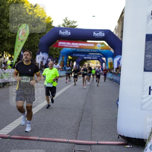 01.09.2024 - BARMER Alsterlauf Kathrin Stürmer Photography http://msf.ph/oto/6969744 01.09.2024 09:54:17 Ziel 2041, 2147, 2205, 2219, 2239, 2488, 2489, 2589, 2672, 3023, 3034, 3173, 3601, 3602, 3682, 3745, 3807, 3812, 4010, 4011, 4734, 4901, 4934, 4939, 5278, 8110, 8226, 8252, 8334, 2296, 2297, 2416, 2540, 2599, 2697, 2728, 2985, 3780, 4055, 4240, 4315, 4738, 4895, 5001, 5229, 8020 meine-sportfotos.de