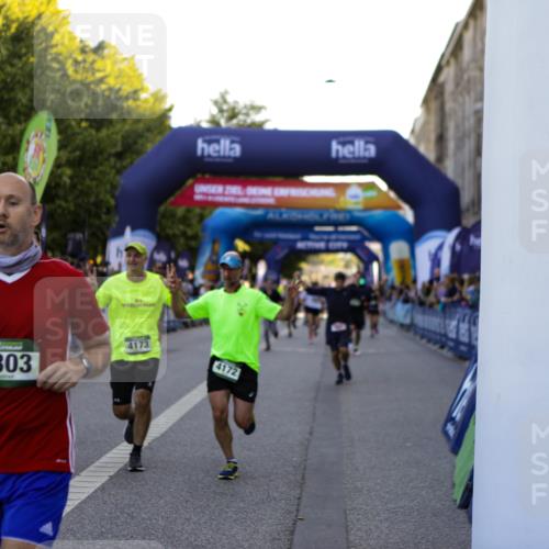 01.09.2024 - BARMER Alsterlauf Kathrin Stürmer Photography http://msf.ph/oto/6969762 01.09.2024 09:54:30 Ziel 2169, 2170, 2205, 2265, 2292, 2499, 2858, 2983, 3005, 3034, 3199, 3331, 3627, 3665, 3682, 3769, 3835, 4010, 4011, 4517, 4633, 4734, 4798, 4801, 4854, 4934, 4939, 5021, 5022, 5066, 5180, 5278, 8110, 8252, 8334, 2561, 2599, 2878, 3442, 3654, 3776, 3780, 3962, 4172, 4173, 4303, 4514, 4738, 5001 meine-sportfotos.de