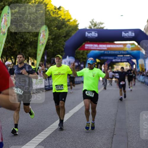 01.09.2024 - BARMER Alsterlauf Kathrin Stürmer Photography http://msf.ph/oto/6969765 01.09.2024 09:54:30 Ziel 2169, 2170, 2205, 2265, 2292, 2499, 2858, 2983, 3005, 3034, 3199, 3331, 3627, 3665, 3682, 3769, 3835, 4010, 4011, 4517, 4633, 4734, 4798, 4801, 4854, 4934, 4939, 5021, 5022, 5066, 5180, 5278, 8110, 8252, 8334, 2561, 2599, 2878, 3442, 3654, 3776, 3780, 3962, 4172, 4173, 4303, 4514, 4738, 5001 meine-sportfotos.de