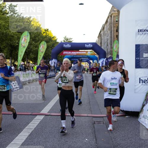 01.09.2024 - BARMER Alsterlauf Kathrin Stürmer Photography http://msf.ph/oto/6969797 01.09.2024 09:55:34 Ziel 2018, 2182, 2285, 2718, 2856, 2937, 2946, 2948, 3292, 3293, 3313, 3458, 3592, 3613, 3781, 3849, 3867, 4009, 4037, 4038, 4362, 4364, 4365, 4366, 4819, 4925, 4931, 5008, 5227, 8323, 2194, 2232, 2955, 2969, 3060, 3156, 3186, 3241, 3317, 3409, 3800, 3923, 4053, 4334, 4335, 4654, 5027, 5243, 8121, 8350 meine-sportfotos.de
