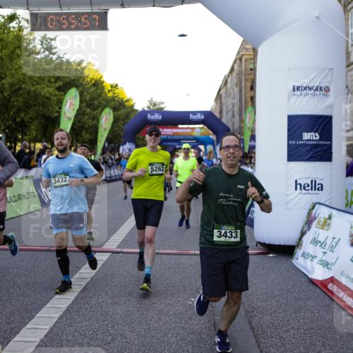 01.09.2024 - BARMER Alsterlauf Kathrin Stürmer Photography http://msf.ph/oto/6969810 01.09.2024 09:55:55 Ziel 2157, 2298, 2305, 2547, 2673, 2707, 2772, 2978, 2996, 3120, 3153, 3296, 3649, 3657, 4160, 4161, 4320, 4409, 4459, 4504, 4717, 4918, 5123, 5200, 5239, 5271, 5288, 5304, 8129, 2100, 2195, 2458, 2616, 2782, 3423, 3431, 3432, 3433, 3703, 3857, 3989, 4187, 4476, 4718, 4782, 4866, 4899, 4946, 5108, 5226, 5262 meine-sportfotos.de