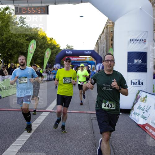 01.09.2024 - BARMER Alsterlauf Kathrin Stürmer Photography http://msf.ph/oto/6969811 01.09.2024 09:55:55 Ziel 2157, 2298, 2305, 2547, 2673, 2707, 2772, 2978, 2996, 3120, 3153, 3296, 3649, 3657, 4160, 4161, 4320, 4409, 4459, 4504, 4717, 4918, 5123, 5200, 5239, 5271, 5288, 5304, 8129, 2100, 2195, 2458, 2616, 2782, 3423, 3431, 3432, 3433, 3703, 3857, 3989, 4187, 4476, 4718, 4782, 4866, 4899, 4946, 5108, 5226, 5262 meine-sportfotos.de