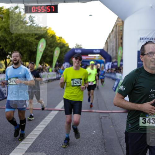 01.09.2024 - BARMER Alsterlauf Kathrin Stürmer Photography http://msf.ph/oto/6969813 01.09.2024 09:55:56 Ziel 2157, 2298, 2305, 2547, 2673, 2707, 2772, 2978, 2996, 3120, 3153, 3296, 3649, 3657, 4160, 4161, 4320, 4409, 4504, 4717, 4918, 5123, 5200, 5239, 5271, 5288, 5304, 8129, 2100, 2195, 2458, 2616, 2782, 3117, 3423, 3431, 3432, 3433, 3548, 3703, 3857, 3989, 4187, 4476, 4718, 4782, 4866, 4899, 4946, 5108, 5226, 5262 meine-sportfotos.de