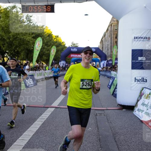 01.09.2024 - BARMER Alsterlauf Kathrin Stürmer Photography http://msf.ph/oto/6969815 01.09.2024 09:55:56 Ziel 2157, 2298, 2305, 2547, 2673, 2707, 2772, 2978, 2996, 3120, 3153, 3296, 3649, 3657, 4160, 4161, 4320, 4409, 4504, 4717, 4918, 5123, 5200, 5239, 5271, 5288, 5304, 8129, 2100, 2195, 2458, 2616, 2782, 3117, 3423, 3431, 3432, 3433, 3548, 3703, 3857, 3989, 4187, 4476, 4718, 4782, 4866, 4899, 4946, 5108, 5226, 5262 meine-sportfotos.de