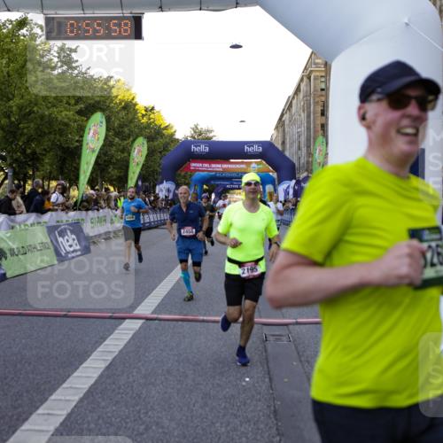 01.09.2024 - BARMER Alsterlauf Kathrin Stürmer Photography http://msf.ph/oto/6969818 01.09.2024 09:55:56 Ziel 2157, 2298, 2305, 2547, 2673, 2707, 2772, 2978, 2996, 3120, 3153, 3296, 3649, 3657, 4160, 4161, 4320, 4409, 4504, 4717, 4918, 5123, 5200, 5239, 5271, 5288, 5304, 8129, 2100, 2195, 2458, 2616, 2782, 3117, 3423, 3431, 3432, 3433, 3548, 3703, 3857, 3989, 4187, 4476, 4718, 4782, 4866, 4899, 4946, 5108, 5226, 5262 meine-sportfotos.de