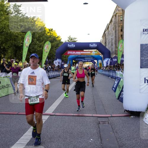 01.09.2024 - BARMER Alsterlauf Kathrin Stürmer Photography http://msf.ph/oto/6969831 01.09.2024 09:56:03 Ziel 2298, 2305, 2317, 2415, 2673, 2707, 2772, 2996, 3120, 3153, 3296, 3649, 3657, 3859, 3945, 4160, 4320, 4409, 4504, 4918, 5110, 5123, 5176, 5200, 5239, 5271, 5304, 8129, 2022, 2359, 2360, 2458, 2542, 2616, 3117, 3143, 3181, 3277, 3548, 3857, 3989, 4718, 4782, 4866, 4946, 5108, 5226, 8203 meine-sportfotos.de