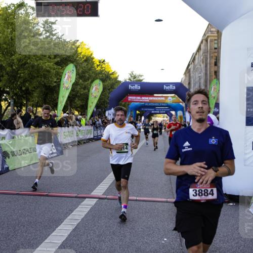 01.09.2024 - BARMER Alsterlauf Kathrin Stürmer Photography http://msf.ph/oto/6969855 01.09.2024 09:56:18 Ziel 2319, 2342, 2405, 2415, 2426, 3054, 3229, 3358, 3359, 3859, 3924, 3945, 4065, 4260, 4280, 4350, 4462, 4768, 4769, 5035, 5176, 8059, 2874, 2914, 3191, 3207, 3352, 3425, 3536, 3561, 3872, 3884, 3929, 3997, 4023, 4128, 4178, 4357, 4473, 4735, 4736, 4896 meine-sportfotos.de