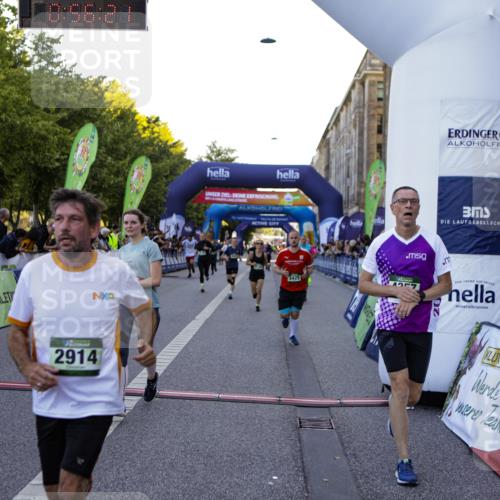 01.09.2024 - BARMER Alsterlauf Kathrin Stürmer Photography http://msf.ph/oto/6969860 01.09.2024 09:56:19 Ziel 2319, 2342, 2405, 2415, 2426, 3054, 3229, 3358, 3359, 3859, 3924, 3945, 4065, 4260, 4280, 4350, 4462, 4768, 4769, 5035, 5176, 8059, 2874, 2914, 3191, 3207, 3352, 3425, 3536, 3561, 3872, 3884, 3929, 3997, 4023, 4128, 4178, 4357, 4473, 4735, 4736, 4896 meine-sportfotos.de