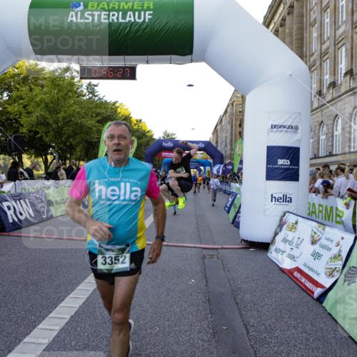 01.09.2024 - BARMER Alsterlauf Kathrin Stürmer Photography http://msf.ph/oto/6969871 01.09.2024 09:56:25 Ziel 2319, 2342, 2405, 2426, 2525, 3054, 3229, 3321, 3335, 3337, 3358, 3359, 3924, 4065, 4260, 4280, 4350, 4462, 4550, 4733, 4750, 4768, 4769, 4880, 5035, 5104, 5280, 8059, 2049, 2231, 2371, 2869, 2874, 2914, 3144, 3184, 3191, 3207, 3352, 3425, 3453, 3822, 3929, 4023, 4128, 4264, 4357, 4473, 4584, 4655, 4736, 4896, 8237 meine-sportfotos.de