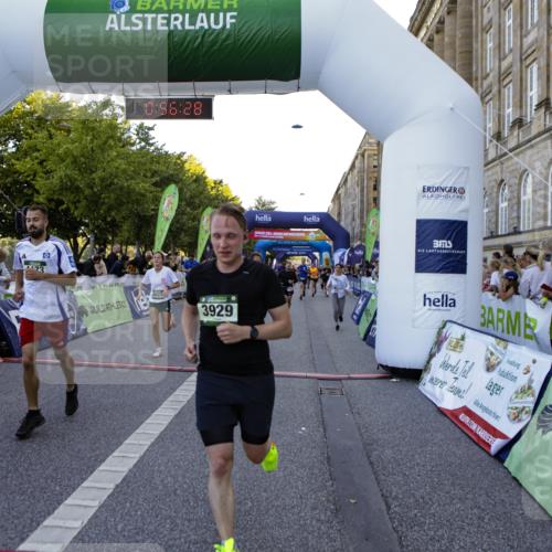 01.09.2024 - BARMER Alsterlauf Kathrin Stürmer Photography http://msf.ph/oto/6969874 01.09.2024 09:56:26 Ziel 2319, 2342, 2405, 2426, 2525, 2867, 3054, 3229, 3321, 3335, 3337, 3358, 3359, 3924, 4065, 4260, 4280, 4350, 4462, 4550, 4733, 4750, 4768, 4769, 4880, 5035, 5104, 5280, 2049, 2231, 2371, 2869, 2874, 3144, 3184, 3191, 3207, 3352, 3425, 3453, 3822, 3929, 4023, 4128, 4264, 4473, 4584, 4655, 4736, 8237 meine-sportfotos.de