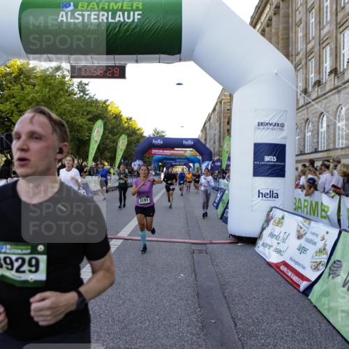 01.09.2024 - BARMER Alsterlauf Kathrin Stürmer Photography http://msf.ph/oto/6969877 01.09.2024 09:56:26 Ziel 2319, 2342, 2405, 2426, 2525, 2867, 3054, 3229, 3321, 3335, 3337, 3358, 3359, 3924, 4065, 4260, 4280, 4350, 4462, 4550, 4733, 4750, 4768, 4769, 4880, 5035, 5104, 5280, 2049, 2231, 2371, 2869, 2874, 3144, 3184, 3191, 3207, 3352, 3425, 3453, 3822, 3929, 4023, 4128, 4264, 4473, 4584, 4655, 4736, 8237 meine-sportfotos.de