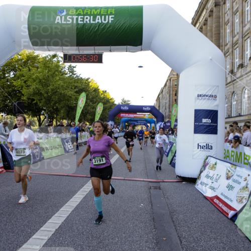 01.09.2024 - BARMER Alsterlauf Kathrin Stürmer Photography http://msf.ph/oto/6969881 01.09.2024 09:56:27 Ziel 2319, 2342, 2400, 2405, 2426, 2525, 2867, 3054, 3229, 3321, 3335, 3337, 3345, 3358, 3359, 3870, 3924, 4065, 4260, 4280, 4350, 4462, 4550, 4733, 4750, 4768, 4769, 4880, 5035, 5104, 5280, 2049, 2231, 2371, 2869, 3144, 3184, 3191, 3207, 3352, 3425, 3453, 3617, 3822, 3929, 4023, 4128, 4264, 4473, 4584, 4655, 4736, 8153, 8237 meine-sportfotos.de