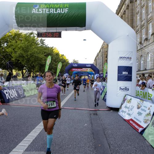 01.09.2024 - BARMER Alsterlauf Kathrin Stürmer Photography http://msf.ph/oto/6969883 01.09.2024 09:56:27 Ziel 2319, 2342, 2400, 2405, 2426, 2525, 2867, 3054, 3229, 3321, 3335, 3337, 3345, 3358, 3359, 3870, 3924, 4065, 4260, 4280, 4350, 4462, 4550, 4733, 4750, 4768, 4769, 4880, 5035, 5104, 5280, 2049, 2231, 2371, 2869, 3144, 3184, 3191, 3207, 3352, 3425, 3453, 3617, 3822, 3929, 4023, 4128, 4264, 4473, 4584, 4655, 4736, 8153, 8237 meine-sportfotos.de