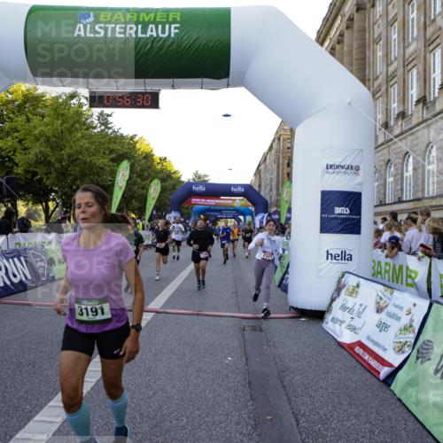 01.09.2024 - BARMER Alsterlauf Kathrin Stürmer Photography http://msf.ph/oto/6969884 01.09.2024 09:56:28 Ziel 2228, 2319, 2342, 2400, 2405, 2426, 2525, 2867, 3054, 3229, 3321, 3335, 3337, 3345, 3358, 3359, 3870, 3924, 4065, 4260, 4280, 4350, 4462, 4550, 4733, 4750, 4880, 5035, 5104, 5280, 2049, 2231, 2371, 2869, 3144, 3184, 3191, 3207, 3352, 3453, 3617, 3822, 3929, 4023, 4128, 4264, 4473, 4584, 4655, 4736, 8153, 8237 meine-sportfotos.de
