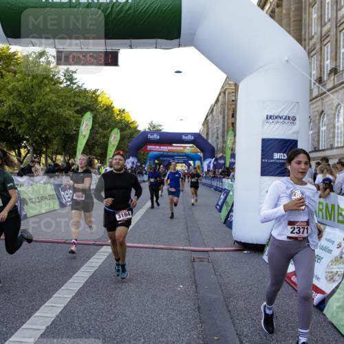 01.09.2024 - BARMER Alsterlauf Kathrin Stürmer Photography http://msf.ph/oto/6969892 01.09.2024 09:56:29 Ziel 2228, 2319, 2342, 2400, 2405, 2426, 2525, 2867, 3054, 3229, 3321, 3335, 3337, 3345, 3358, 3359, 3870, 3924, 4065, 4260, 4280, 4350, 4462, 4550, 4673, 4733, 4750, 4880, 5035, 5104, 5280, 2049, 2231, 2371, 2869, 3144, 3184, 3191, 3207, 3352, 3453, 3617, 3822, 3929, 4023, 4128, 4264, 4473, 4584, 4655, 4736, 8024, 8153, 8237 meine-sportfotos.de