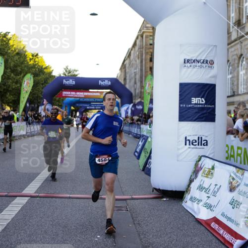 01.09.2024 - BARMER Alsterlauf Kathrin Stürmer Photography http://msf.ph/oto/6969895 01.09.2024 09:56:31 Ziel 2050, 2228, 2319, 2342, 2400, 2426, 2525, 2867, 3054, 3229, 3262, 3321, 3335, 3337, 3345, 3358, 3359, 3870, 3924, 4065, 4280, 4350, 4462, 4528, 4550, 4673, 4694, 4733, 4750, 4880, 5035, 5104, 5280, 2049, 2231, 2371, 2869, 3144, 3184, 3191, 3453, 3617, 3822, 3929, 4023, 4264, 4473, 4505, 4584, 4655, 8024, 8153, 8237 meine-sportfotos.de