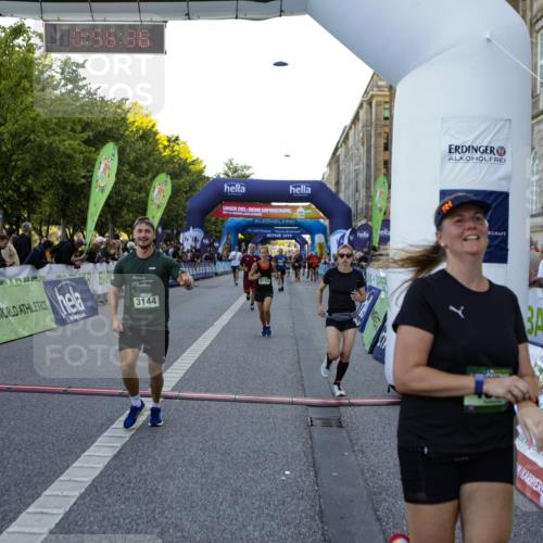 01.09.2024 - BARMER Alsterlauf Kathrin Stürmer Photography http://msf.ph/oto/6969896 01.09.2024 09:56:33 Ziel 2050, 2228, 2342, 2367, 2400, 2426, 2525, 2867, 3054, 3229, 3262, 3321, 3335, 3337, 3345, 3358, 3359, 3584, 3870, 3924, 4065, 4280, 4528, 4550, 4570, 4673, 4694, 4733, 4750, 4880, 5035, 5104, 5280, 8164, 2049, 2231, 2371, 2869, 3144, 3184, 3191, 3453, 3617, 3822, 3952, 4023, 4264, 4505, 4584, 4655, 4843, 8024, 8153, 8237 meine-sportfotos.de