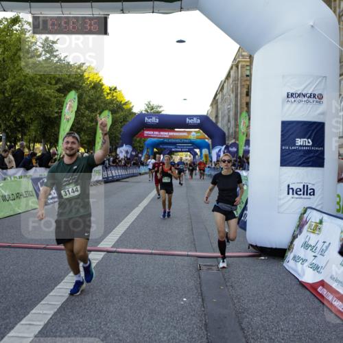 01.09.2024 - BARMER Alsterlauf Kathrin Stürmer Photography http://msf.ph/oto/6969898 01.09.2024 09:56:34 Ziel 2050, 2228, 2342, 2367, 2400, 2525, 2867, 3054, 3229, 3262, 3321, 3335, 3337, 3345, 3358, 3584, 3870, 3924, 4065, 4280, 4528, 4550, 4570, 4673, 4694, 4733, 4750, 4880, 5104, 5280, 8164, 2049, 2231, 2371, 2869, 3144, 3184, 3453, 3617, 3822, 3952, 4264, 4505, 4584, 4655, 4843, 8024, 8153, 8237 meine-sportfotos.de