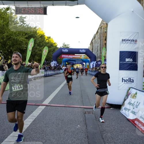 01.09.2024 - BARMER Alsterlauf Kathrin Stürmer Photography http://msf.ph/oto/6969900 01.09.2024 09:56:34 Ziel 2050, 2228, 2342, 2367, 2400, 2525, 2867, 3054, 3229, 3262, 3321, 3335, 3337, 3345, 3358, 3584, 3870, 3924, 4065, 4280, 4528, 4550, 4570, 4673, 4694, 4733, 4750, 4880, 5104, 5280, 8164, 2049, 2231, 2371, 2869, 3144, 3184, 3453, 3617, 3822, 3952, 4264, 4505, 4584, 4655, 4843, 8024, 8153, 8237 meine-sportfotos.de