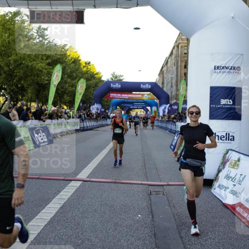 01.09.2024 - BARMER Alsterlauf Kathrin Stürmer Photography http://msf.ph/oto/6969902 01.09.2024 09:56:34 Ziel 2050, 2228, 2342, 2367, 2400, 2525, 2867, 3054, 3229, 3262, 3321, 3335, 3337, 3345, 3358, 3584, 3870, 3924, 4065, 4280, 4528, 4550, 4570, 4673, 4694, 4733, 4750, 4880, 5104, 5280, 8164, 2049, 2231, 2371, 2869, 3144, 3184, 3453, 3617, 3822, 3952, 4264, 4505, 4584, 4655, 4843, 8024, 8153, 8237 meine-sportfotos.de