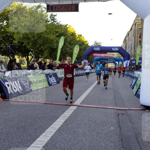 01.09.2024 - BARMER Alsterlauf Kathrin Stürmer Photography http://msf.ph/oto/6969908 01.09.2024 09:56:37 Ziel 2050, 2228, 2367, 2400, 2525, 2867, 3262, 3321, 3335, 3337, 3345, 3584, 3864, 3870, 3964, 4065, 4528, 4550, 4570, 4673, 4694, 4733, 4750, 4880, 4919, 5104, 5280, 8164, 2049, 2231, 2446, 3144, 3453, 3617, 3952, 4264, 4505, 4584, 4638, 4655, 4843, 4973, 4992, 5091, 8024, 8153, 8159, 8197, 8369 meine-sportfotos.de