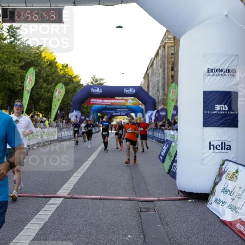 01.09.2024 - BARMER Alsterlauf Kathrin Stürmer Photography http://msf.ph/oto/6969916 01.09.2024 09:56:41 Ziel 2050, 2228, 2367, 2374, 2400, 2525, 2867, 3262, 3321, 3335, 3337, 3345, 3584, 3767, 3864, 3870, 3964, 4195, 4528, 4550, 4570, 4673, 4694, 4750, 4880, 4919, 8164, 2446, 2833, 3617, 3952, 4505, 4638, 4843, 4973, 4992, 5091, 8024, 8153, 8159, 8197, 8336, 8369 meine-sportfotos.de