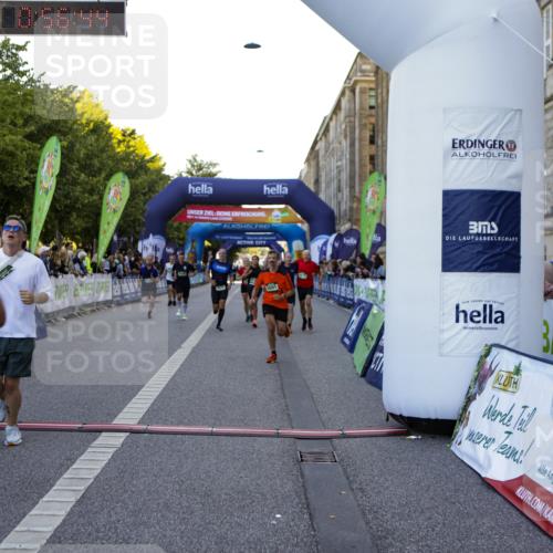 01.09.2024 - BARMER Alsterlauf Kathrin Stürmer Photography http://msf.ph/oto/6969917 01.09.2024 09:56:41 Ziel 2050, 2228, 2367, 2374, 2400, 2525, 2867, 3262, 3321, 3335, 3337, 3345, 3584, 3767, 3864, 3870, 3964, 4195, 4528, 4550, 4570, 4673, 4694, 4750, 4880, 4919, 8164, 2446, 2833, 3617, 3952, 4505, 4638, 4843, 4973, 4992, 5091, 8024, 8153, 8159, 8197, 8336, 8369 meine-sportfotos.de