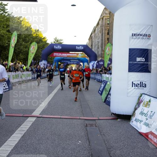 01.09.2024 - BARMER Alsterlauf Kathrin Stürmer Photography http://msf.ph/oto/6969919 01.09.2024 09:56:42 Ziel 2050, 2228, 2367, 2374, 2400, 2867, 3262, 3321, 3335, 3337, 3345, 3584, 3767, 3864, 3870, 3964, 4195, 4528, 4550, 4570, 4673, 4694, 4750, 4880, 4919, 8164, 2446, 2833, 3617, 3952, 4505, 4638, 4843, 4973, 4992, 5091, 8024, 8138, 8153, 8159, 8197, 8336, 8369 meine-sportfotos.de