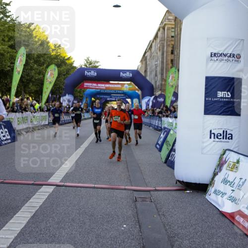 01.09.2024 - BARMER Alsterlauf Kathrin Stürmer Photography http://msf.ph/oto/6969920 01.09.2024 09:56:42 Ziel 2050, 2228, 2367, 2374, 2400, 2867, 3262, 3321, 3335, 3337, 3345, 3584, 3767, 3864, 3870, 3964, 4195, 4528, 4550, 4570, 4673, 4694, 4750, 4880, 4919, 8164, 2446, 2833, 3617, 3952, 4505, 4638, 4843, 4973, 4992, 5091, 8024, 8138, 8153, 8159, 8197, 8336, 8369 meine-sportfotos.de