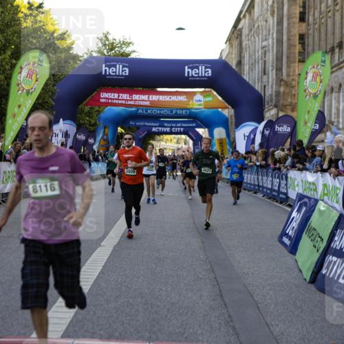 01.09.2024 - BARMER Alsterlauf Kathrin Stürmer Photography http://msf.ph/oto/6969966 01.09.2024 09:57:02 Ziel 2058, 2063, 2101, 2148, 2264, 2694, 2695, 2852, 2896, 2941, 2952, 3084, 3085, 3224, 3233, 3236, 3246, 3381, 3696, 3904, 4007, 4210, 4590, 4720, 4786, 5219, 8204, 2211, 2373, 2809, 3588, 3645, 3821, 3988, 4021, 4022, 4353, 4499, 4760, 5257, 8116, 8160 meine-sportfotos.de